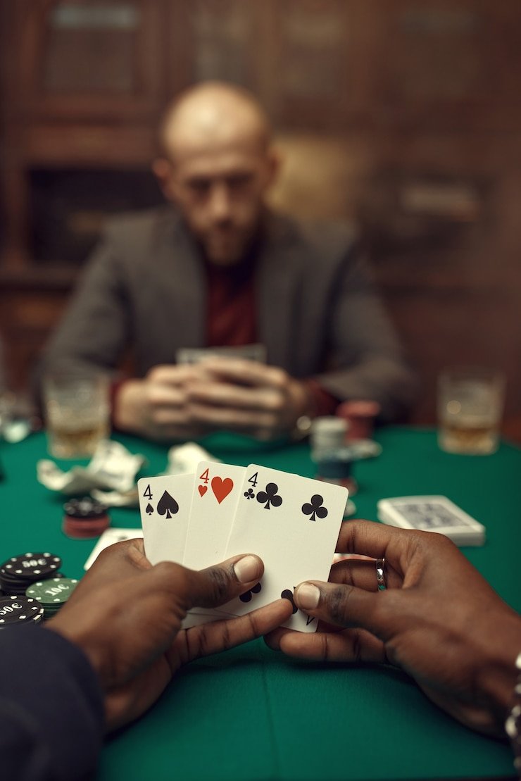 thr slot Live Roulette betting layout with inside and outside bets
